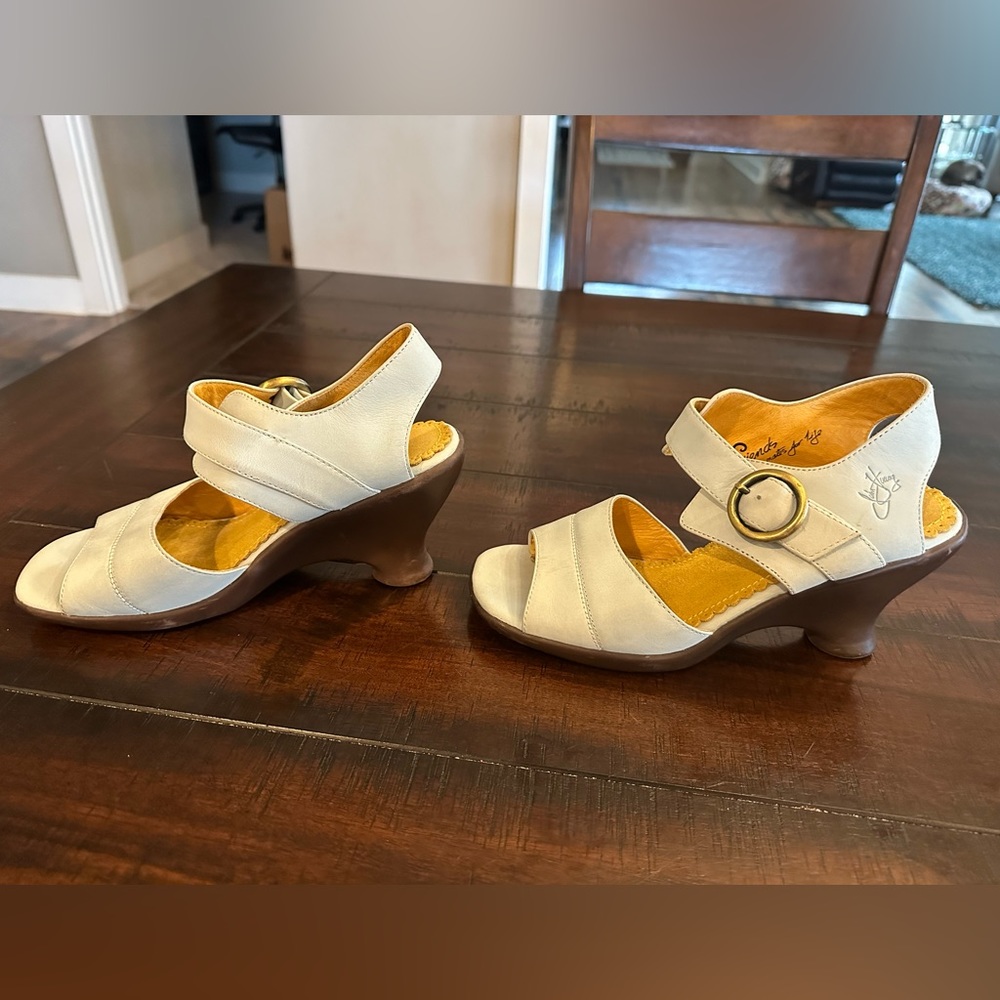 John Fluevog Friends Susana Sandal Wedges Women’s 7.5 Light Blue Green